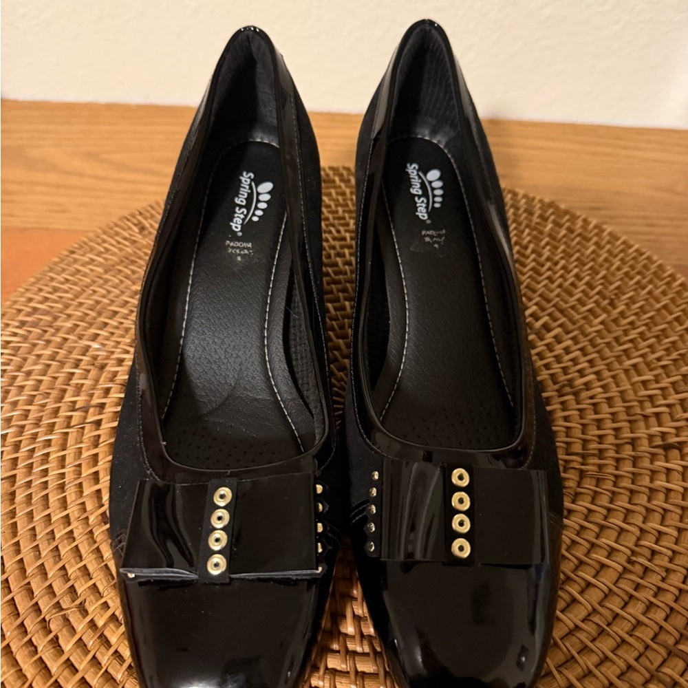 Spring Step Black Bow Block-Heel Pumps - Picture 7 of 10